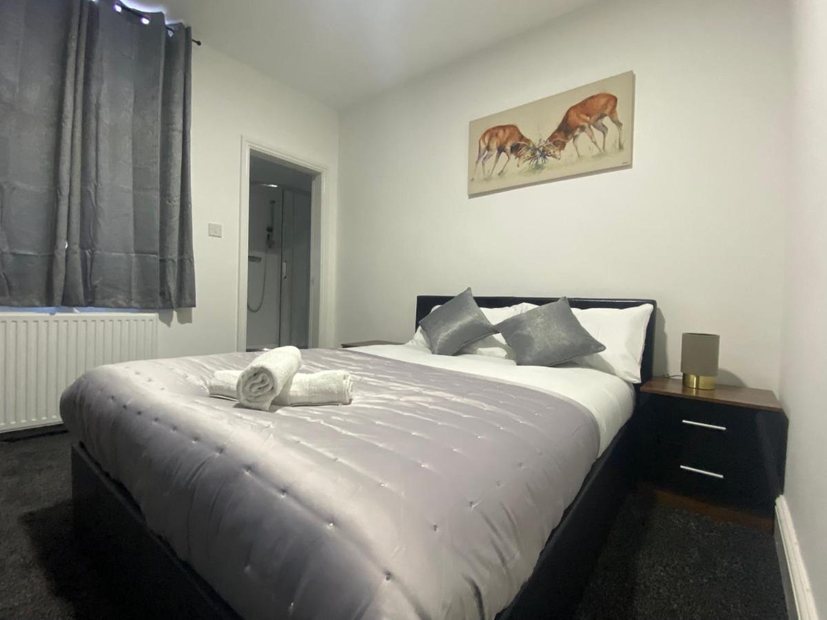 Hotel Royal Блекбърн Екстериор снимка