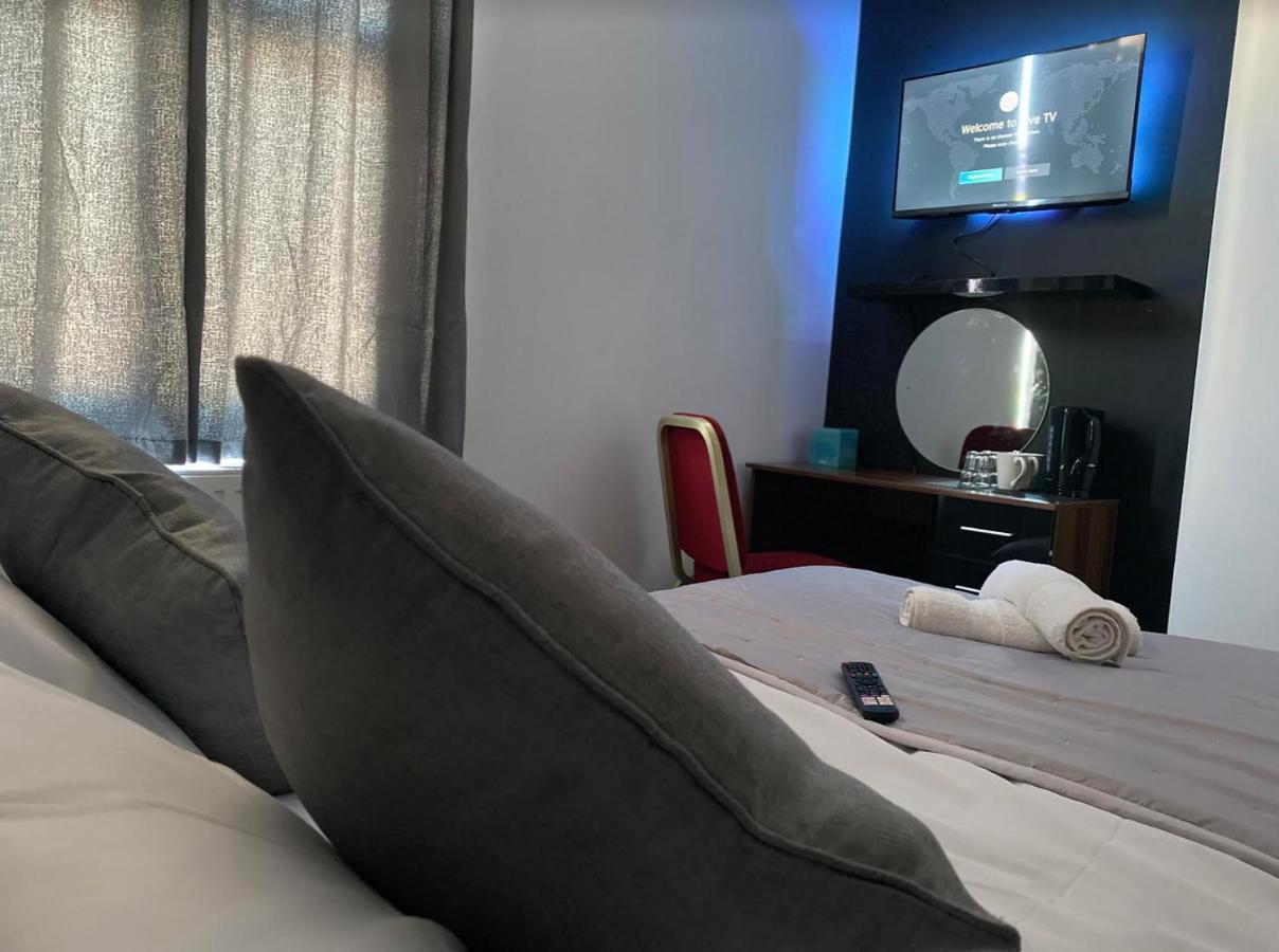 Hotel Royal Блекбърн Екстериор снимка